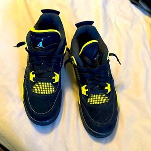 Grade school thunder retro 4s